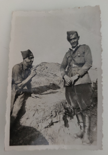 989-Service File.jpg